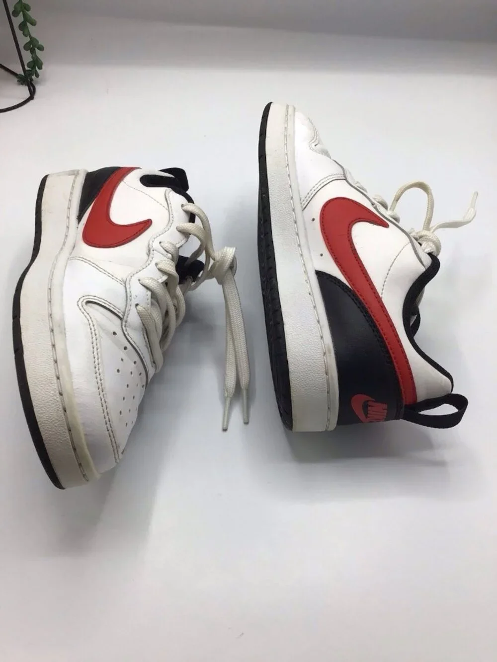 Nike  Court Borough Low 2 BQ5448-110 White Red Shoes Sneakers Size 5.5 Boys
